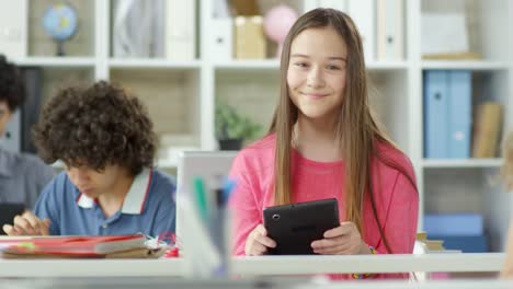 Students-with-Tablets