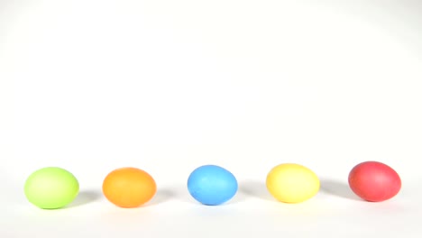 Ostern-Eier-auf-Weiß-