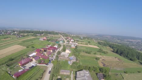 Vuelo-aéreo-sobre-casas