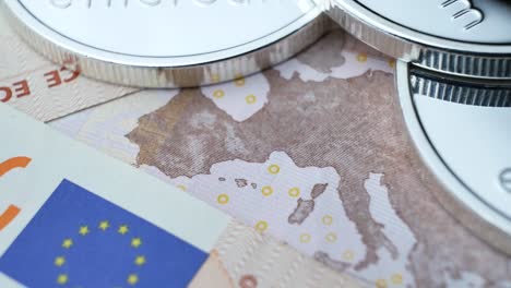 Astraleums-ETH-Münzen-drehen-auf-Rechnungen-von-Euro