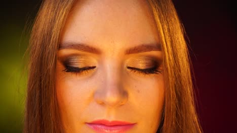 Gesicht-der-Frau-mit-Beauty-Augen-Make-up