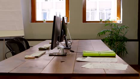 Computer-on-a-table-in-meeting-room-4k