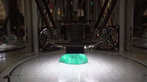 3D-printer-operation-close-up