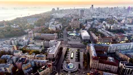 Aerial-of-Maydan-Nezalezhnosti,-the-central-square-of-Kiev,-Kyiv,-Ukraine.