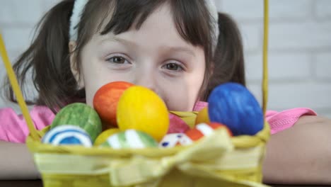 Porträt-eines-Kindes-zu-Ostern.