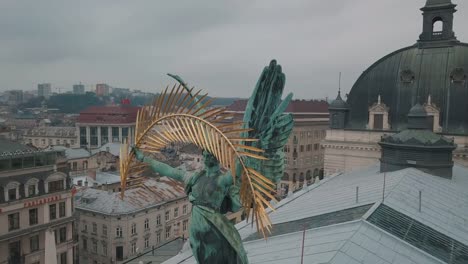 Ciudad-aérea-de-Lviv,-Ucrania.-Ciudad-Europea.-Zonas-populares-de-la-ciudad.-Lviv-opera