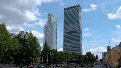 Flying-through-the-streets-of-Frankfurt