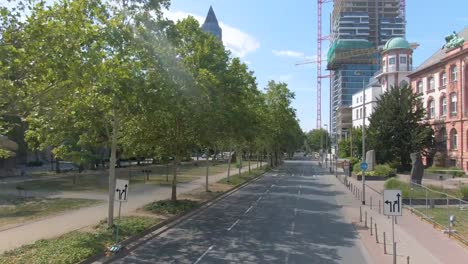 Flying-through-the-streets-of-Frankfurt