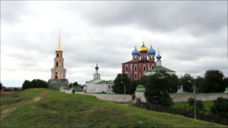 altes-russisches-Kloster-Zeitraffer