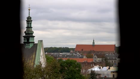 Stadt-Landschaft-ist-durch-das-Schlupfloch-schießen.