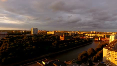 Antenne:-Sonnenuntergang-über-der-Kathedrale-von-Kaliningrad