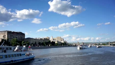 Moscow---River-Traffic-On-Summer