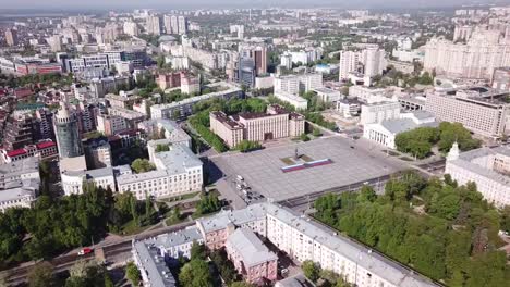 Stadtzentrum-und-Lenin-Platz-in-Woronesch