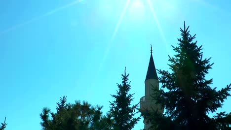 Minarett-in-der-Sonne