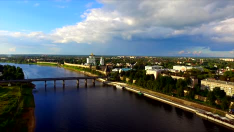 Vista-aérea-en-el-casco-antiguo-de-Pskov