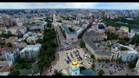 Paisaje-urbano-de-St.-Sophia-Cathedral-y-Plaza-de-St-Sophia-en-Kiev-de-Ucrania