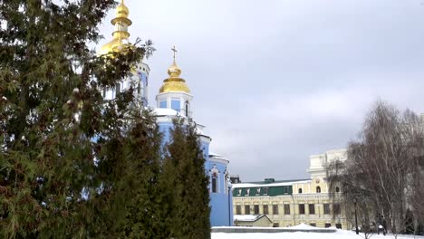 Kiew-St.-Michaels-Golden-gewölbte-Kathedrale-im-Winter.