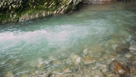 The-river-flowing-into-the-canyon