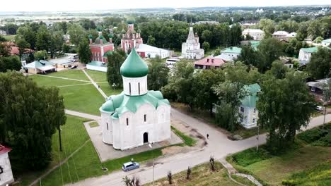 Pereslawl-Kreml-mit-Kirchen-in-Pereslawl-Salesskij