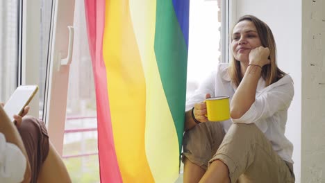 Girlfriends-in-apartment