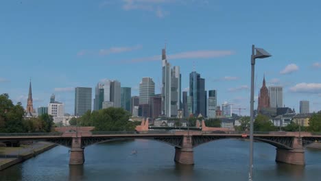 Flying-through-the-streets-of-Frankfurt