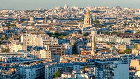 Panorama-aéreo-arriba-casas-de-tejados-en-un-timelapse-de-París