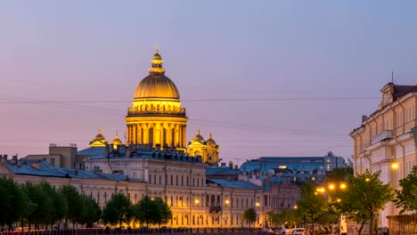 San-Petersburgo-Rusia-lapso-de-tiempo-4K,-Catedral-de-San-Isaac-día-a-noche-el-horizonte-de-la-ciudad-timelapse