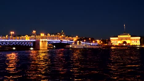 Passenger-ship-sails-under-the-Palace-Bridge