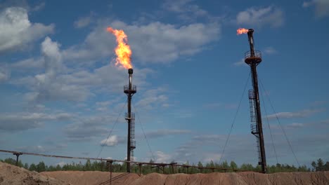 Huge-oil-gas-torch.-4К