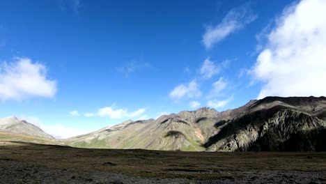 Timelapse-Schlucht-Klippen-mit-beweglichen-Himmelsschatten