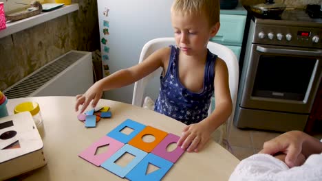 autistic-child-puzzles