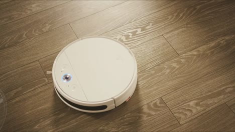 Robotic-vacuum-cleaner-settling-to-the-charging-station