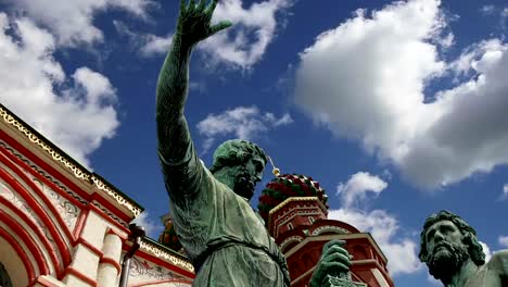 Denkmal-für-Minin-und-Pojarsky-(errichtet-im-Jahre-1818),-roten-Platz-in-Moskau,-Russland