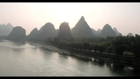 Schöne-natürliche-Landschaften-von-Guilin