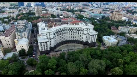 Gabinete-de-Ministros-monumentos-de-Kiev-en-Ucrania