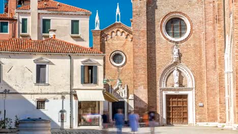 Basilica-di-Santa-Maria-Gloriosa-dei-Frari-Zeitraffer.-Venedig,-Italien