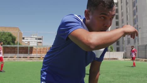 Jugadores-de-fútbol-que-tienen-partido-en-el-campo