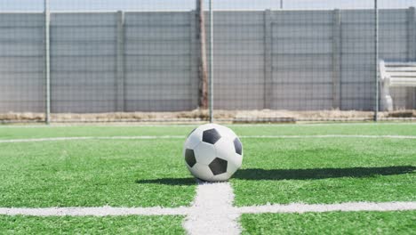 Futbolista-con-pierna-protésica-en-el-campo