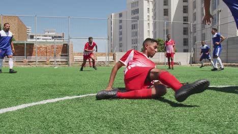 Jugadores-de-fútbol-que-tienen-partido-en-el-campo