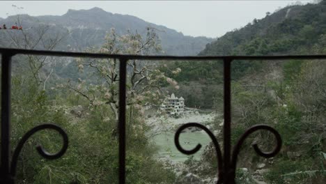 Balcony-view-over-Ganges.