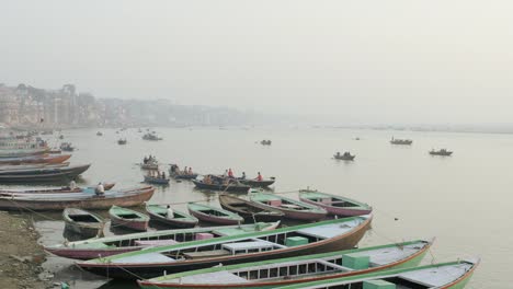 View-over-the-riverbank-early-morning.