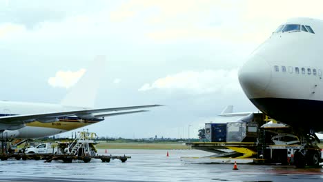 Airplane-getting-ready-for-departure