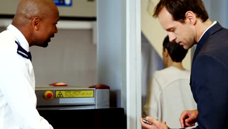 Passengers-in-airport-security-check