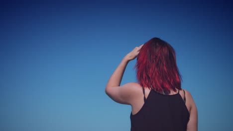 4k-Dublin-Airport,-Woman-Waving-at-Airplane