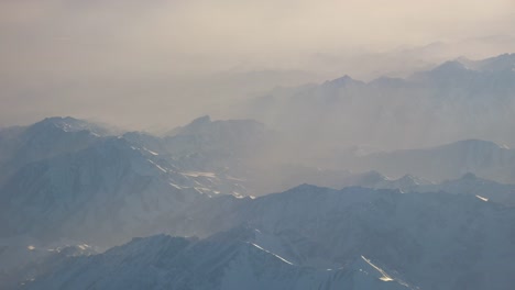 Sonne-Licht-Flugzeug-Bergen-anzeigen-4-k-china