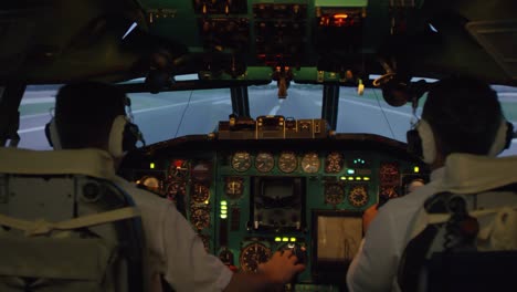 Pilots-Landing-Airplane