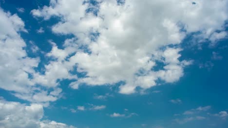 The-plane-was-landing-on-sky-clouds-background.time-lapse-video-4K