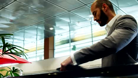 Businessman-using-a-laptop