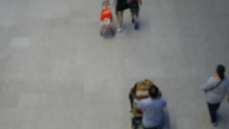 Tourists-at-airport