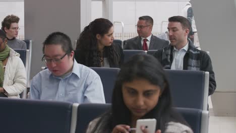 Business-people-waiting-at-airport